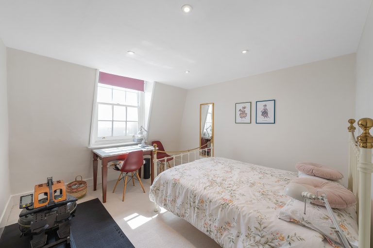 12_3rd & 4th Floor 35 St Georges Drive-17