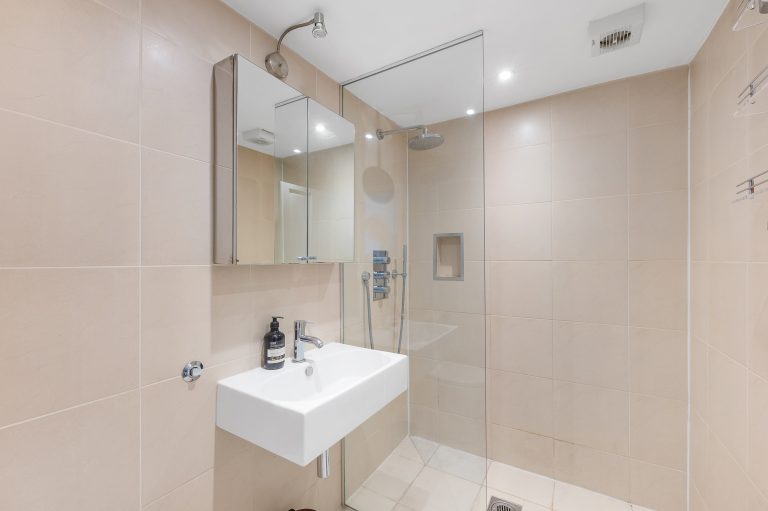 13_3rd & 4th Floor 35 St Georges Drive-18