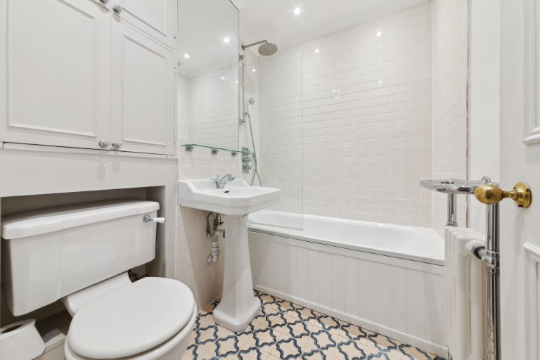 Flat 2, 41 Kempsford Gardens, SW5 9LA-5