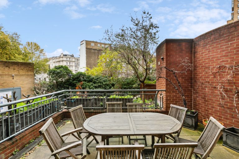 Flat 2, 24 Emperors Gate, SW7 4HS-16