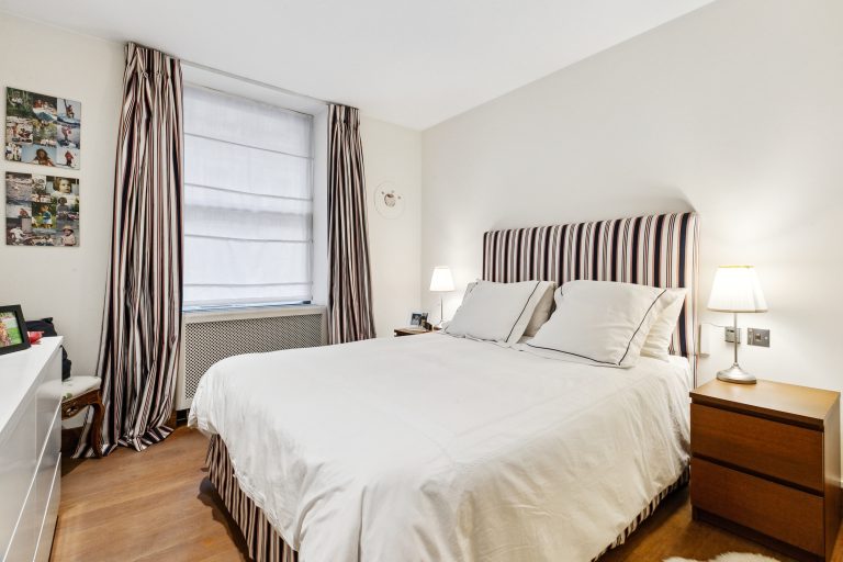 Flat 2, 24 Emperors Gate, SW7 4HS-2