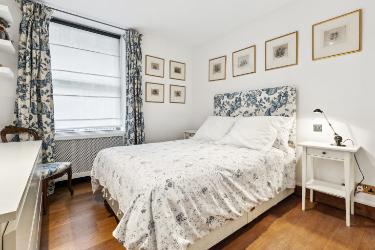 Flat 2, 24 Emperors Gate, SW7 4HS-6