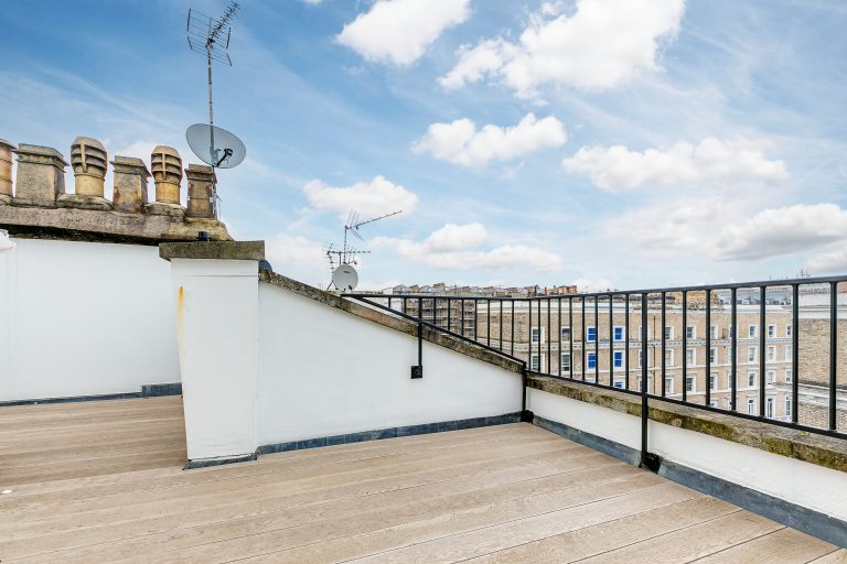 Gloucester Road 39, TFF-12