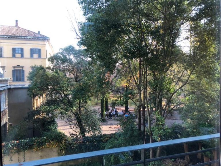 af5b5f53-82f4-4de6-aec7-869f855f97f1