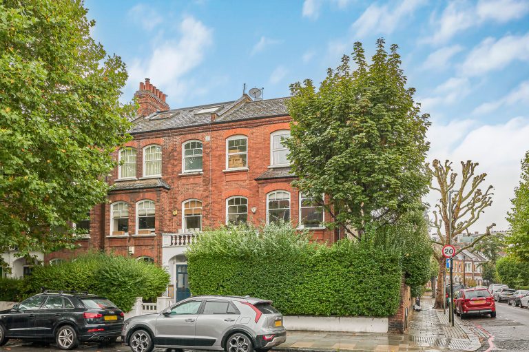 Farrar_-_Prince_of_Wales_Drive_SW11_20